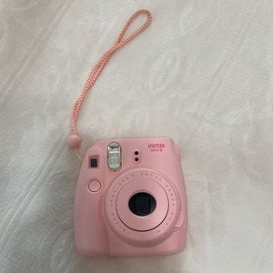 POLOROID CAMERA